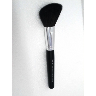 angled blush brush L   75,000  large
